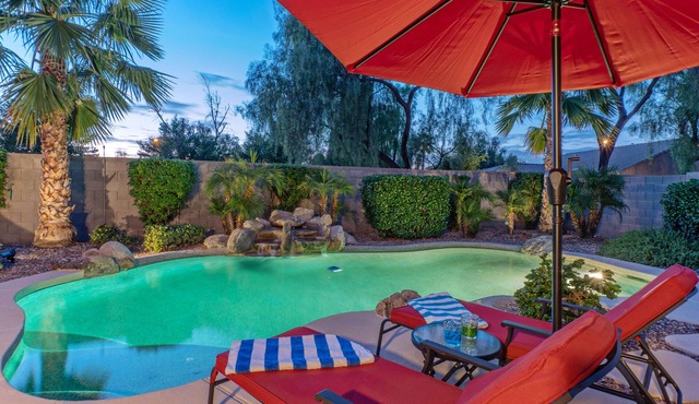 Resort Amenities: Pvt Htd POOL, Putt Green, Patio & Gas Grill & Fire Tbl, TVs All BRs, in Gilbert