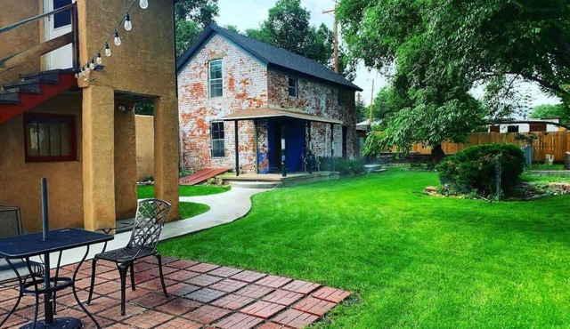 Restored 1890s Carriage House | Walk To Downtown in Raton