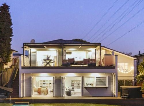 Riverside Retreat with River views in Auckland