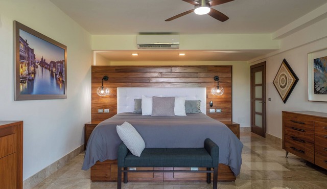 Romantic getaway with beach access and resort-style amenities in Punta Sam