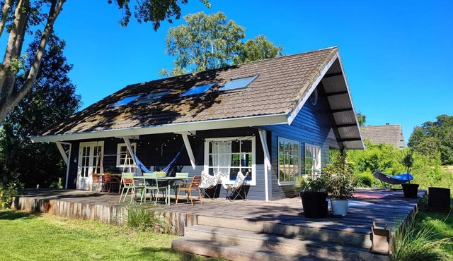 Ruim Vakantiehuis met Grote Tuin in Vinkeveen. 10min van Amsterdam in Vinkeveen