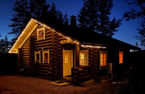 Ruska 2, Ylläs, Äkäslompolo, Lapland - Log Cabin with Lake and Fell Scenery in Äkäslompolo