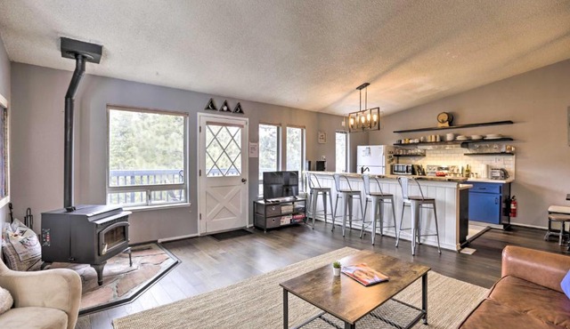 Rustic-Chic Heavenly Condo, 5 Mi to Nevada Beach in Stateline