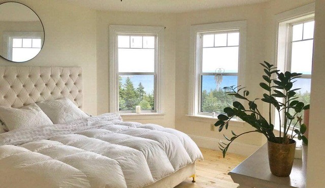Sanctuary Oceanview Getaway in Broad Cove