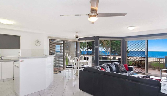 Seacrest 2 - Absolute Beachfront Tugun in Tugun