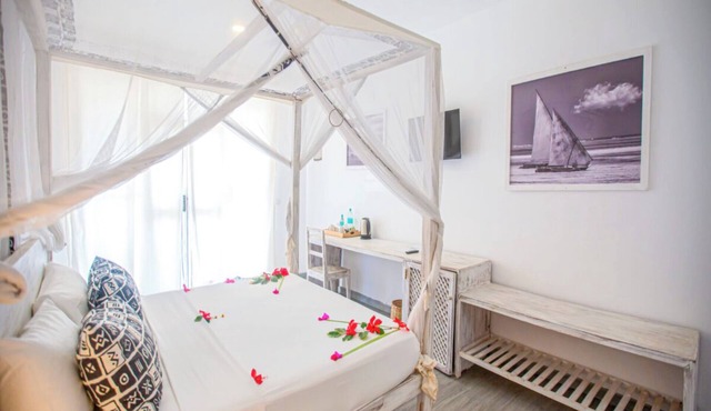 Serene Oceanfront Cabins with Outdoor Pool and Free Breakfast | 3 Units in Watamu