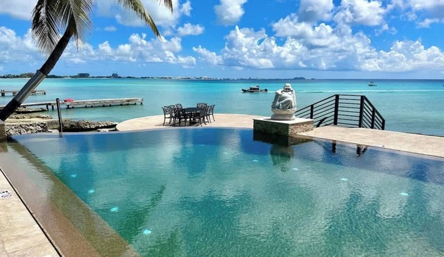 Seven Mile View #1 - 2 BR Oceanfront Condo & Pool in West Bay