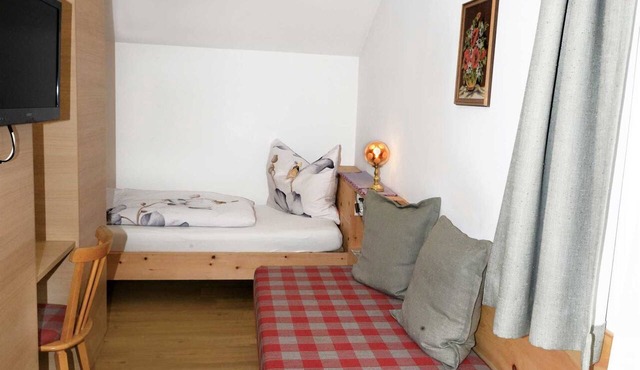 Single Room with Shower and Toilet 3 - Sonnenheim Guesthouse in Thaur