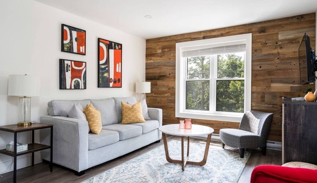 `Ski` at Hills Meaford | 2BD Suite + Bunk Beds in Meaford
