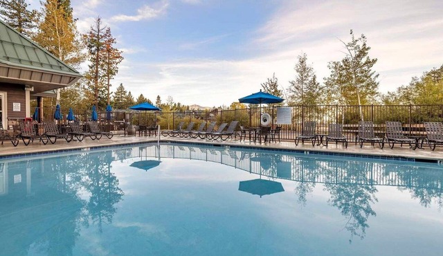 South Lake Tahoe | Pool & Ski Access | Alpine Escape Stay in South Lake Tahoe