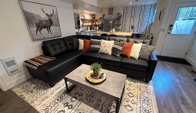 Spacious 2-bedroom Squamish retreat. Pet friendly! in Squamish