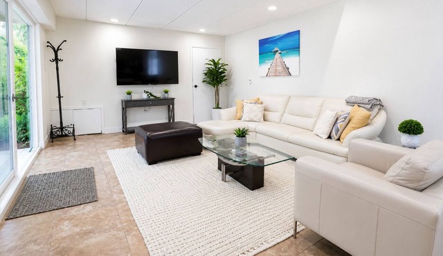 Spacious 3BR Guest Suite by the Creek | North Vancouver in North Vancouver