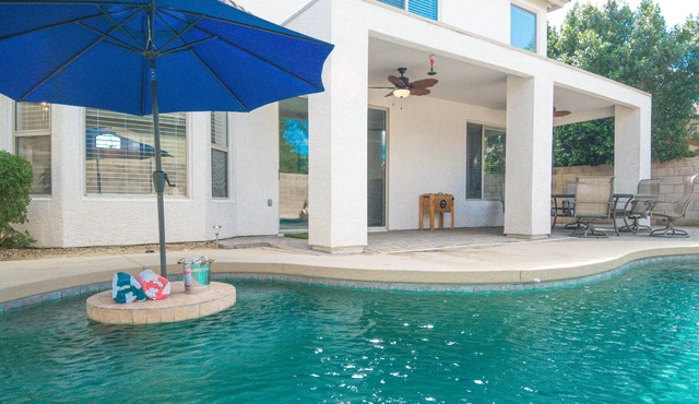 Spacious 5 Bdr home,private pool, located in Val-Vista Lakes Gilbert, AZ in Gilbert