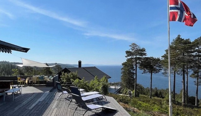 Spacious cabin with annex by Drøbaksundet in Drøbak