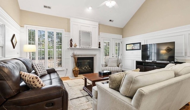 Spacious & Private Getaway Near Downtown Raleigh! in Raleigh