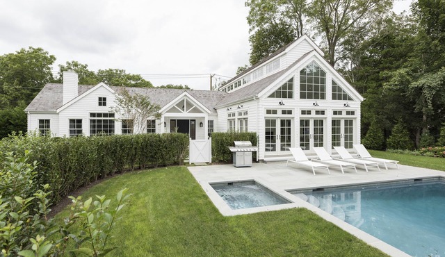 Stunning Hampton Holiday Family Fantasy for your Team in East Hampton