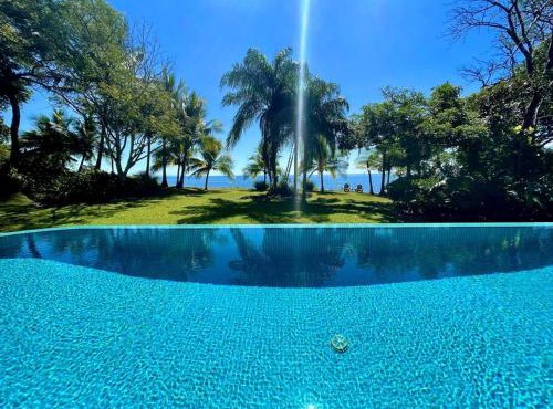 Stunning Oceanfront 4-Bdrm Villa w/Infinity Pool in San Lorenzo