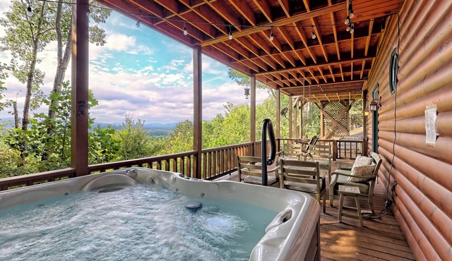 Stunning Views, 3 King Suites, Relax in Luxury - MasterPeace Cabin in Morganton