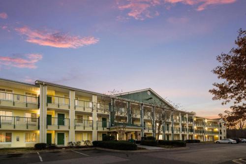 Suburban Studios Durham-Raleigh in Durham