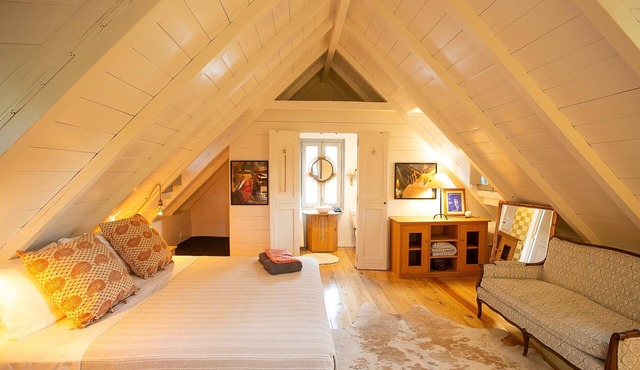 Sugar Cube: Charming & Artsy 1 bedroom cottage in the heart of Harbour Island in Dunmore