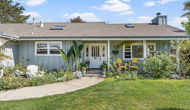SUMMERTIME FUN @ 26TH AVE BEACH HOUSE HOT TUB, GARDEN, FAMILY FRIENDLY in Santa Cruz