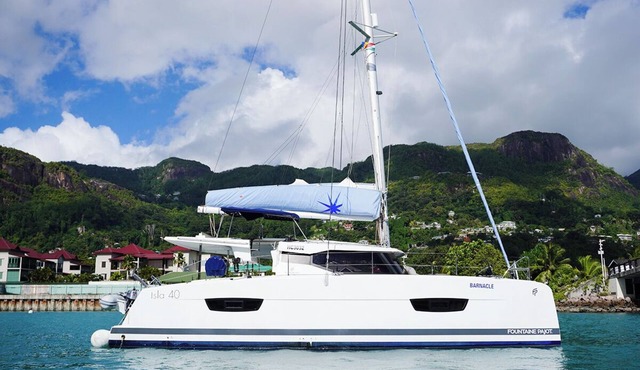 Sun-Kissed Sailing Adventure in Isla de Mahe, Seychelles