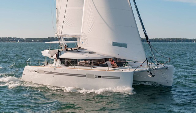 Sun-Kissed Sailing Adventure in Isla de Mahe, Seychelles