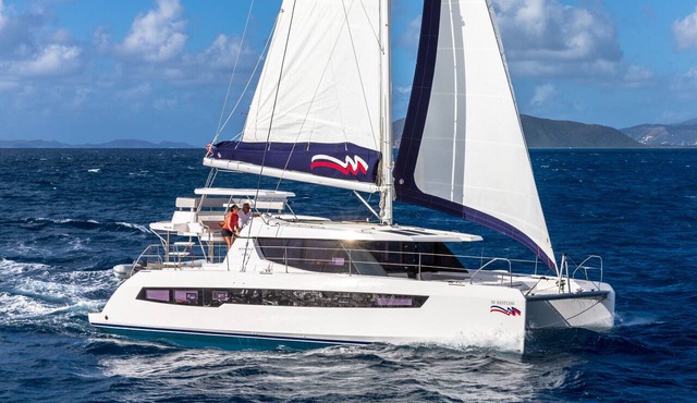 Sun-Kissed Sailing Adventure in Isla de Mahe, Seychelles
