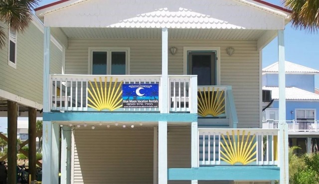 Sunbeam-Soundview Private Home. 2 Min Walk to the Beach in Navarre