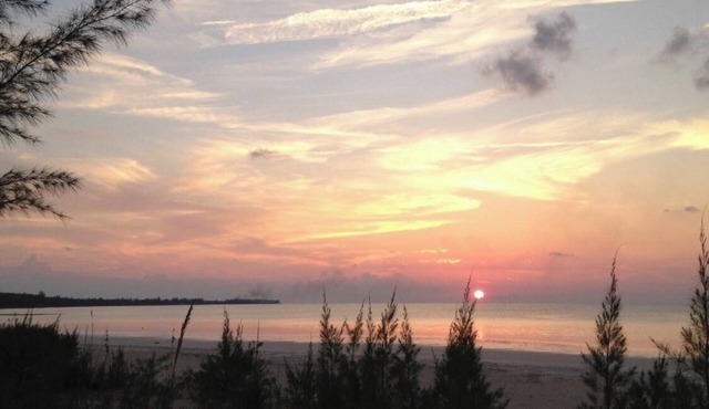 Sunny Daze, 1 bed 1 bath with beach access in Spanish Wells