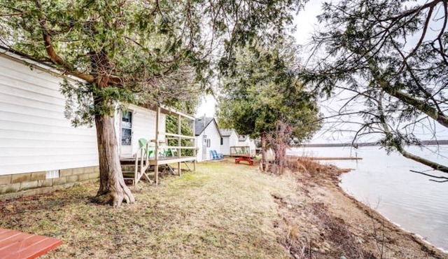 Sunset Lakefront Spacious 8 people Getaway, in Mar