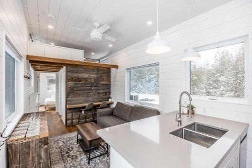 The Hideaway - Tiny House in Flesherton