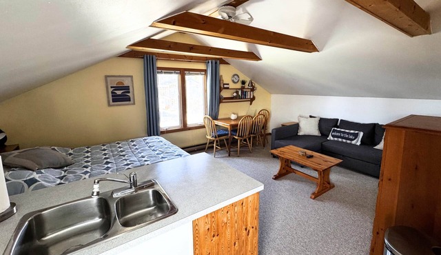 The Loft At The Beach House Southampton in Southampton