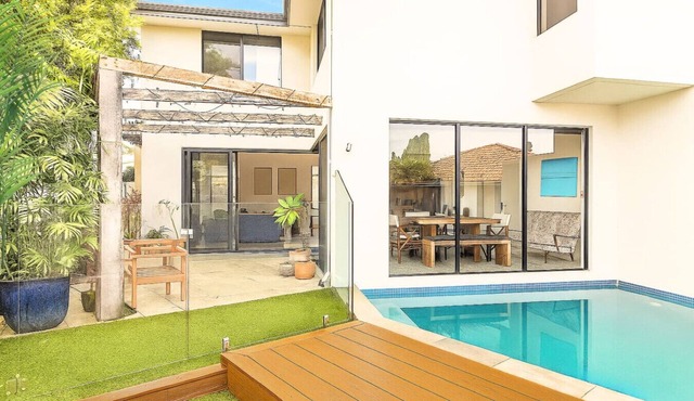 The Poolside Getaway in Kingsley