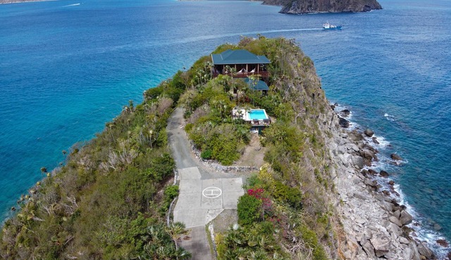 The Treehouse at Steele Point in West End