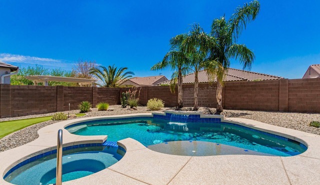 Three Palms at Estrella Mtn Ranch - 3BD with Private heated pool & spa in Goodyear