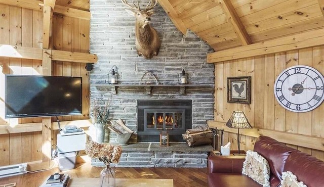 Timber frame home only 5 minutes from Windham Mountain - perfect for 2 families! in Windham