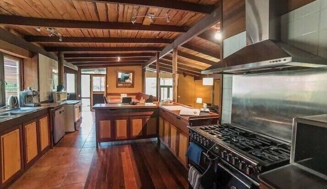 Tranquil Forest Hideaway in Pemberton in Pemberton