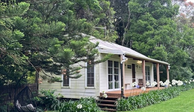 Twilight Cottage at Avalon Gardens in Tamborine Mountain
