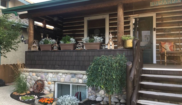 Two Bedroom, Two Bathrooms, Full Kitchen, Private Laundry, Living Room Apartment in Jasper