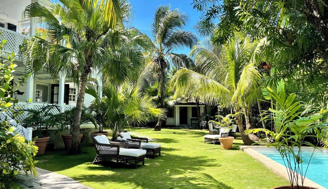 Ultimate Island Style House w/Pool in Large Walled Garden in Historic Dunmore Town in Dunmore Town