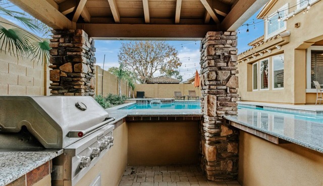 Ultimate Luxury Retreat with Pool & Billiards in Gilbert