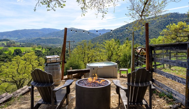 Unique Off-Grid experience with Stunning Views Close to Wine Tasting in Carmel Valley