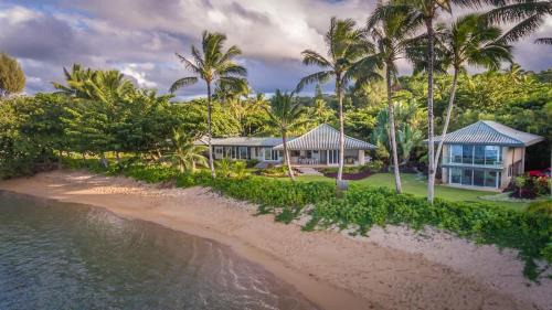 Utopia Beach Front Estate in Kilauea