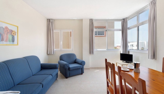 Vacation Apartment 'Isla 4' with Wi-Fi in San Isidro