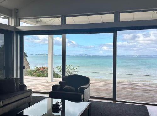 Verve Cliff, A hidden sanctuary above the waves in Auckland
