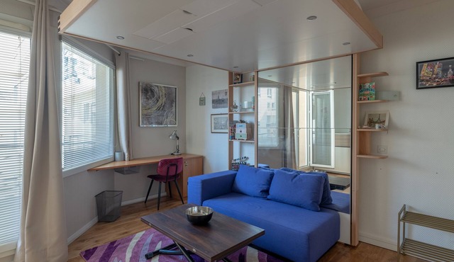 Very Quiet, Beautifully Decorated, Fully Equiped Studio with Balcony. in Issy-les-Moulineaux