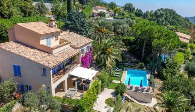 Villa for 2 to 8 people, heated saltwater pool with sea view in Châteauneuf-Grasse