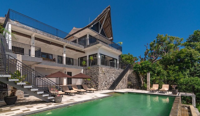VILLA PURI SOKA LUXURIOUS VILLA in Banjar