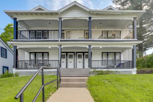 Walkable 3-Unit Hub: 8 Mi to Micron Technology! in Phoenix